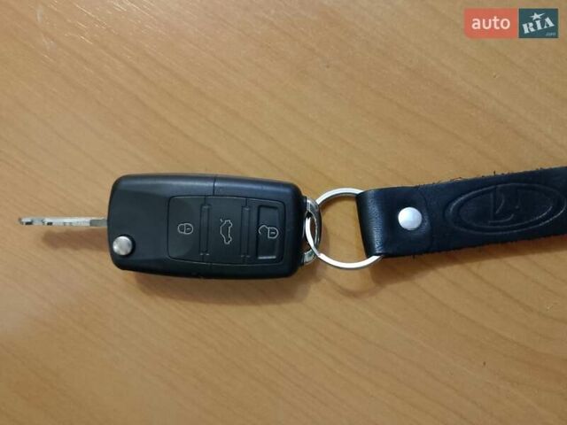 Серый ВАЗ 2171 Priora, объемом двигателя 1.6 л и пробегом 154 тыс. км за 3500 $, фото 1 на Automoto.ua