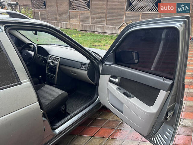 Зеленый ВАЗ 2171 Priora, объемом двигателя 1.6 л и пробегом 180 тыс. км за 2300 $, фото 7 на Automoto.ua