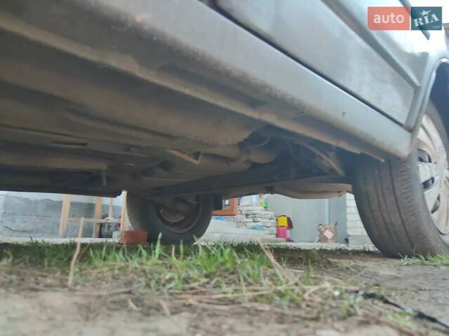 Зелений ВАЗ 2171 Priora, об'ємом двигуна 1.6 л та пробігом 198 тис. км за 3200 $, фото 2 на Automoto.ua