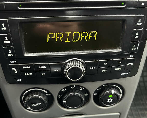 Зеленый ВАЗ 2171 Priora, объемом двигателя 1.6 л и пробегом 193 тыс. км за 2800 $, фото 8 на Automoto.ua