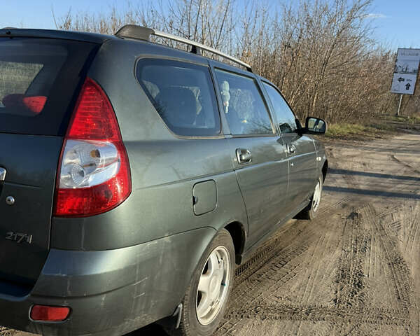 Зеленый ВАЗ 2171 Priora, объемом двигателя 1.6 л и пробегом 275 тыс. км за 2999 $, фото 1 на Automoto.ua