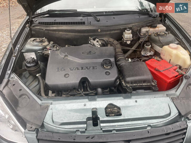 Зеленый ВАЗ 2171 Priora, объемом двигателя 1.6 л и пробегом 157 тыс. км за 2250 $, фото 8 на Automoto.ua