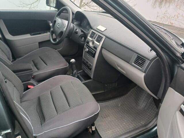 Зелений ВАЗ 2171 Priora, об'ємом двигуна 0 л та пробігом 130 тис. км за 3700 $, фото 1 на Automoto.ua