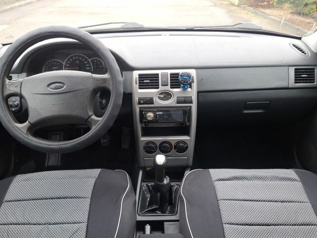 Зеленый ВАЗ 2171 Priora, объемом двигателя 1.6 л и пробегом 83 тыс. км за 3150 $, фото 9 на Automoto.ua