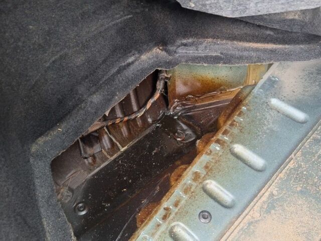 Зеленый ВАЗ 2171 Priora, объемом двигателя 1.6 л и пробегом 83 тыс. км за 3150 $, фото 20 на Automoto.ua