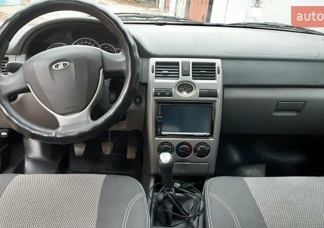 Зелений ВАЗ 2171 Priora, об'ємом двигуна 1.6 л та пробігом 150 тис. км за 3000 $, фото 3 на Automoto.ua