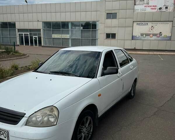 Белый ВАЗ 2172 Priora, объемом двигателя 1.6 л и пробегом 171 тыс. км за 2000 $, фото 5 на Automoto.ua