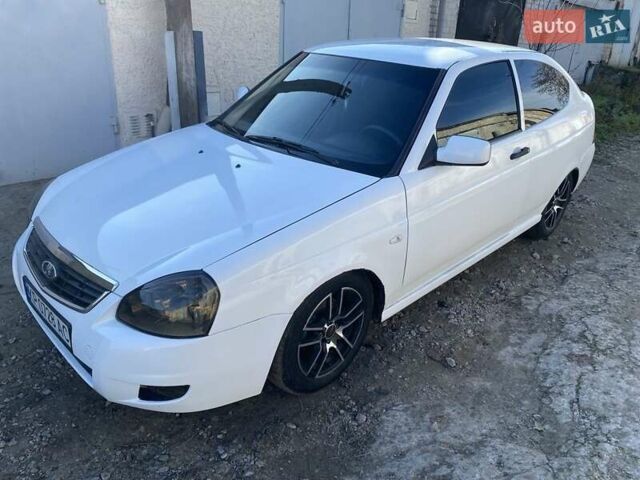 Білий ВАЗ 2172 Priora, об'ємом двигуна 1.6 л та пробігом 183 тис. км за 6200 $, фото 5 на Automoto.ua