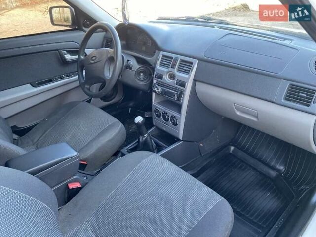 Білий ВАЗ 2172 Priora, об'ємом двигуна 1.6 л та пробігом 183 тис. км за 6200 $, фото 14 на Automoto.ua