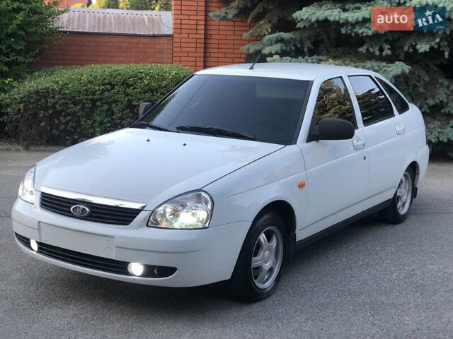 Белый ВАЗ 2172 Priora, объемом двигателя 1.6 л и пробегом 160 тыс. км за 4150 $, фото 11 на Automoto.ua