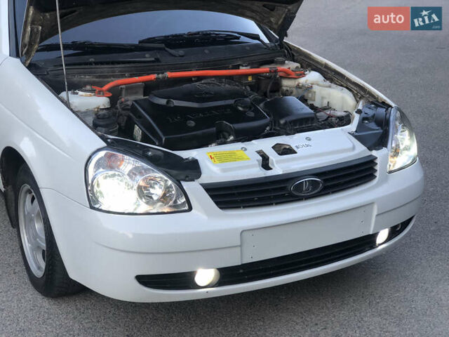 Белый ВАЗ 2172 Priora, объемом двигателя 1.6 л и пробегом 160 тыс. км за 4150 $, фото 21 на Automoto.ua