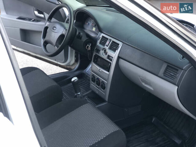 Белый ВАЗ 2172 Priora, объемом двигателя 1.6 л и пробегом 160 тыс. км за 4150 $, фото 32 на Automoto.ua