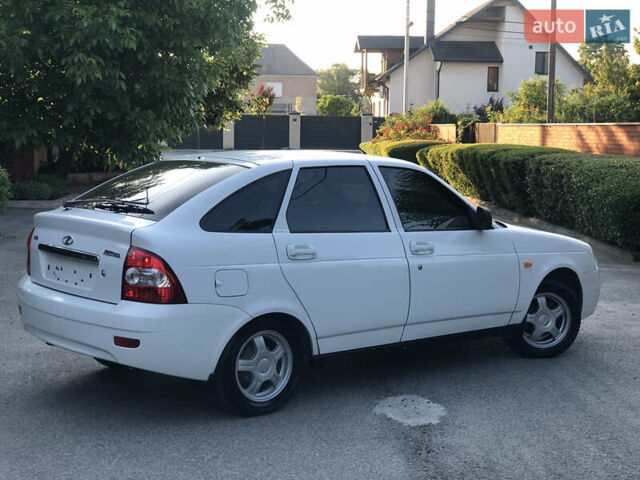 Белый ВАЗ 2172 Priora, объемом двигателя 1.6 л и пробегом 160 тыс. км за 4150 $, фото 4 на Automoto.ua