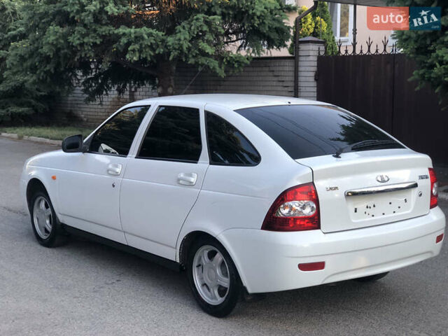 Белый ВАЗ 2172 Priora, объемом двигателя 1.6 л и пробегом 160 тыс. км за 4150 $, фото 18 на Automoto.ua