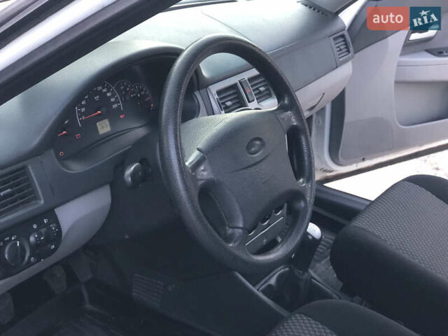 Белый ВАЗ 2172 Priora, объемом двигателя 1.6 л и пробегом 160 тыс. км за 4150 $, фото 36 на Automoto.ua