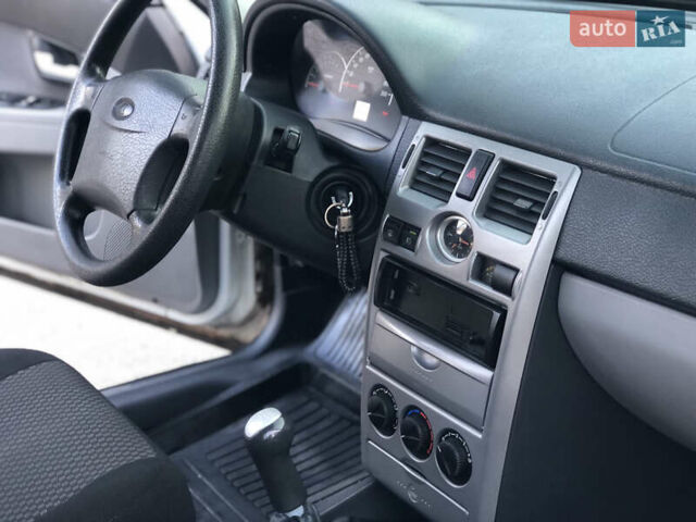 Белый ВАЗ 2172 Priora, объемом двигателя 1.6 л и пробегом 160 тыс. км за 4150 $, фото 37 на Automoto.ua