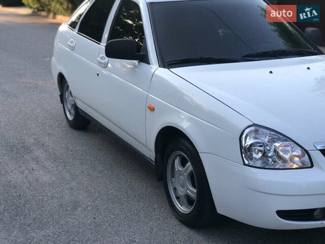 Белый ВАЗ 2172 Priora, объемом двигателя 1.6 л и пробегом 160 тыс. км за 4150 $, фото 15 на Automoto.ua