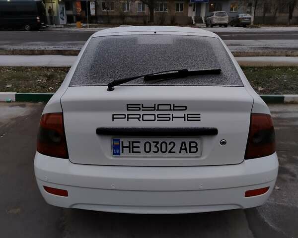 Белый ВАЗ 2172 Priora, объемом двигателя 1.6 л и пробегом 200 тыс. км за 4100 $, фото 5 на Automoto.ua