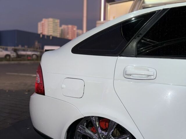 ВАЗ 2172 Priora 2012 в Одессе на Automoto.ua Белый ВАЗ 2172 Priora, объемом двигателя 1.6 л и пробегом 170 тыс. км за 3700 $, фото 3 на Automoto.ua