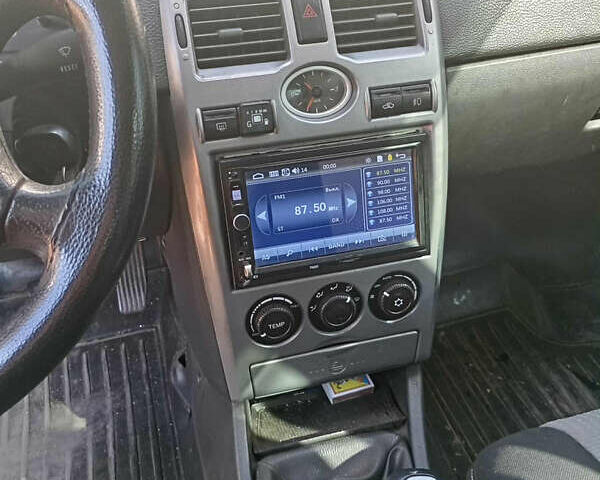 Белый ВАЗ 2172 Priora, объемом двигателя 1.6 л и пробегом 150 тыс. км за 3000 $, фото 5 на Automoto.ua