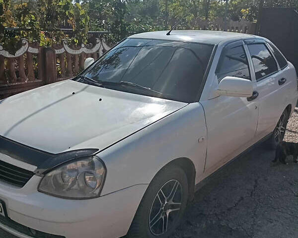 Белый ВАЗ 2172 Priora, объемом двигателя 1.6 л и пробегом 150 тыс. км за 3000 $, фото 7 на Automoto.ua