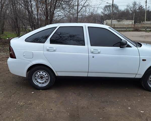 Білий ВАЗ 2172 Priora, об'ємом двигуна 1.6 л та пробігом 199 тис. км за 3700 $, фото 10 на Automoto.ua