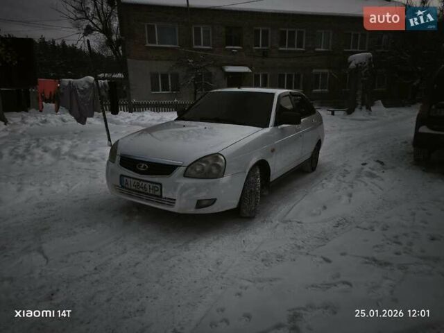 Белый ВАЗ 2172 Priora, объемом двигателя 1.6 л и пробегом 210 тыс. км за 3000 $, фото 9 на Automoto.ua