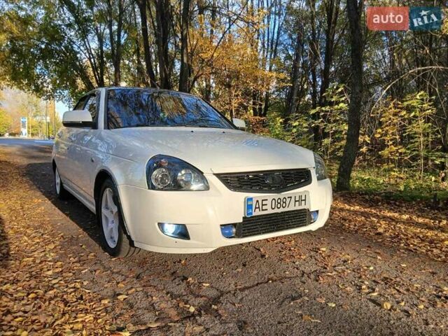 Белый ВАЗ 2172 Priora, объемом двигателя 1.6 л и пробегом 150 тыс. км за 5500 $, фото 12 на Automoto.ua