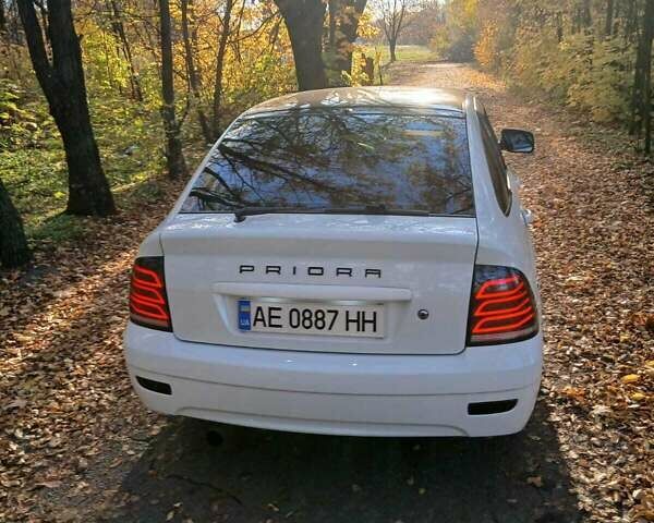 Белый ВАЗ 2172 Priora, объемом двигателя 1.6 л и пробегом 150 тыс. км за 5500 $, фото 9 на Automoto.ua