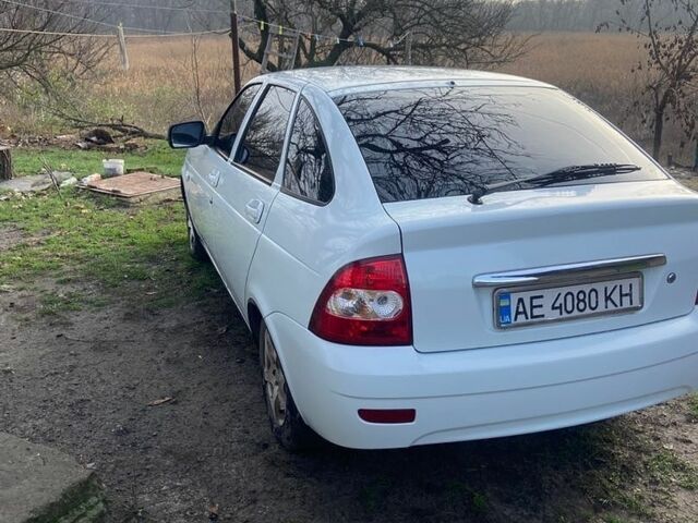 Белый ВАЗ 2172 Priora, объемом двигателя 1.6 л и пробегом 260 тыс. км за 3000 $, фото 12 на Automoto.ua