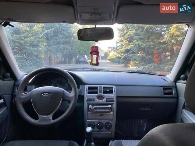 Білий ВАЗ 2172 Priora, об'ємом двигуна 1.6 л та пробігом 250 тис. км за 3000 $, фото 6 на Automoto.ua