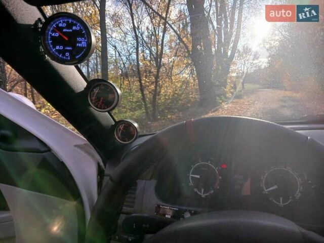 Белый ВАЗ 2172 Priora, объемом двигателя 1.6 л и пробегом 150 тыс. км за 5500 $, фото 5 на Automoto.ua