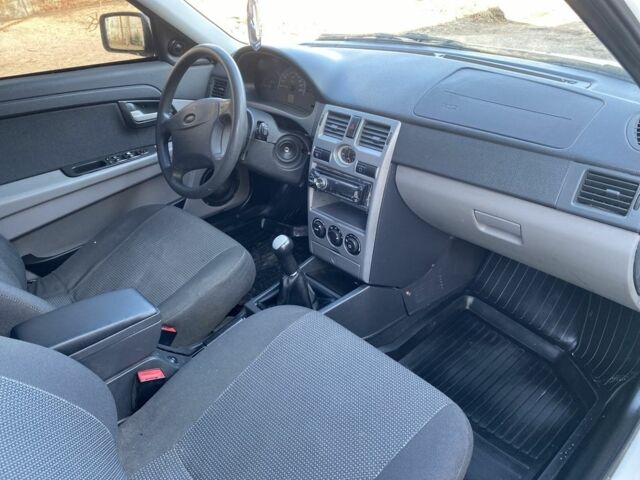 Білий ВАЗ 2172 Priora, об'ємом двигуна 1.6 л та пробігом 183 тис. км за 6200 $, фото 16 на Automoto.ua