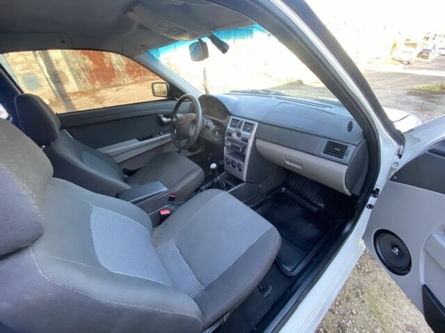 Білий ВАЗ 2172 Priora, об'ємом двигуна 1.6 л та пробігом 183 тис. км за 6200 $, фото 17 на Automoto.ua