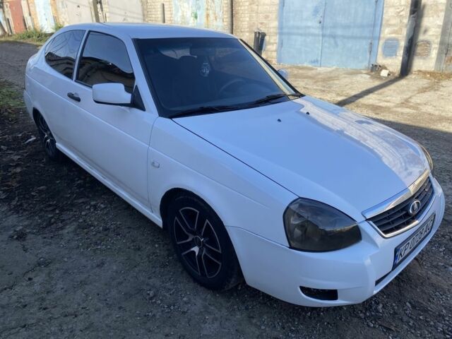 Білий ВАЗ 2172 Priora, об'ємом двигуна 1.6 л та пробігом 183 тис. км за 6200 $, фото 1 на Automoto.ua