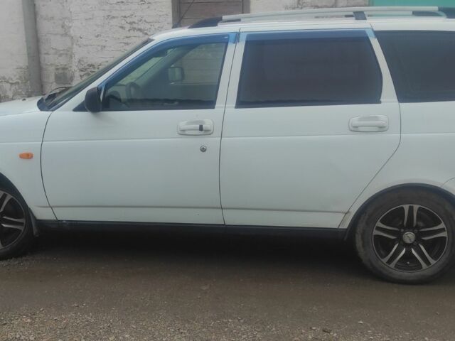 Белый ВАЗ 2172 Priora, объемом двигателя 1.6 л и пробегом 132 тыс. км за 2600 $, фото 1 на Automoto.ua