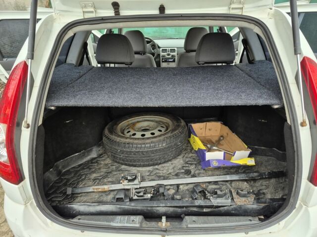 Белый ВАЗ 2172 Priora, объемом двигателя 0 л и пробегом 132 тыс. км за 3200 $, фото 8 на Automoto.ua