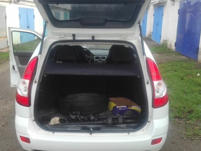 Белый ВАЗ 2172 Priora, объемом двигателя 1.6 л и пробегом 132 тыс. км за 2600 $, фото 5 на Automoto.ua