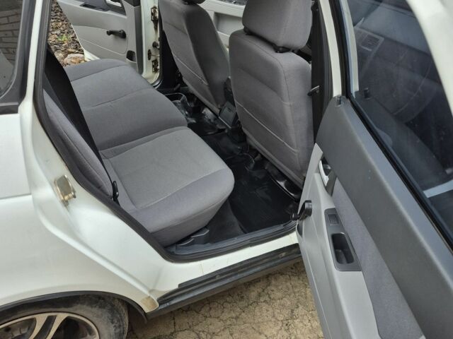 Белый ВАЗ 2172 Priora, объемом двигателя 0 л и пробегом 132 тыс. км за 3200 $, фото 5 на Automoto.ua