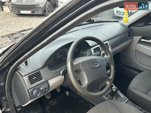Чорний ВАЗ 2172 Priora, об'ємом двигуна 1.6 л та пробігом 146 тис. км за 1850 $, фото 11 на Automoto.ua
