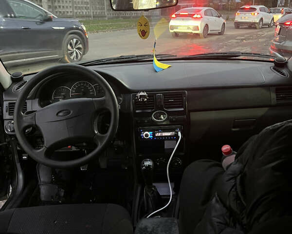 Чорний ВАЗ 2172 Priora, об'ємом двигуна 1.6 л та пробігом 245 тис. км за 2950 $, фото 12 на Automoto.ua