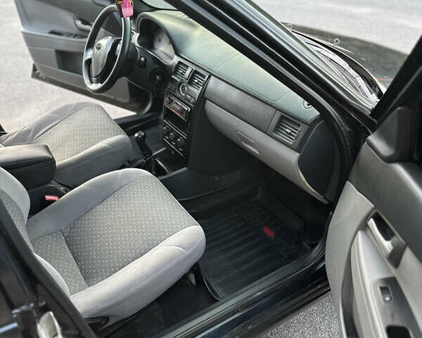 Черный ВАЗ 2172 Priora, объемом двигателя 1.6 л и пробегом 211 тыс. км за 2200 $, фото 9 на Automoto.ua