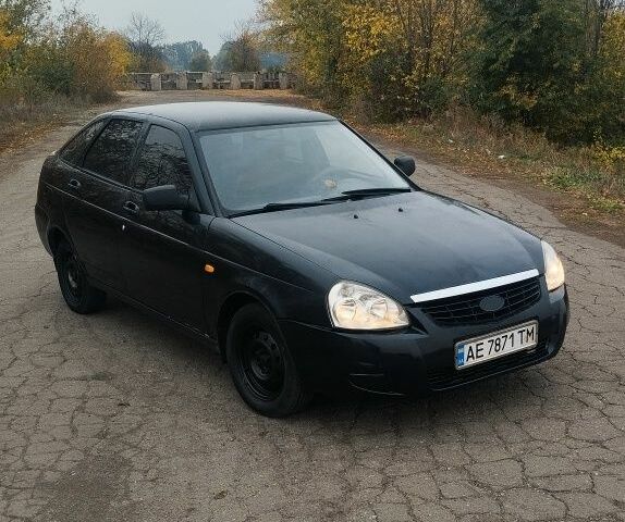 Черный ВАЗ 2172 Priora, объемом двигателя 1.6 л и пробегом 180 тыс. км за 1803 $, фото 2 на Automoto.ua
