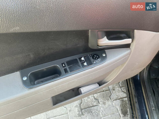 Черный ВАЗ 2172 Priora, объемом двигателя 1.6 л и пробегом 130 тыс. км за 2000 $, фото 12 на Automoto.ua