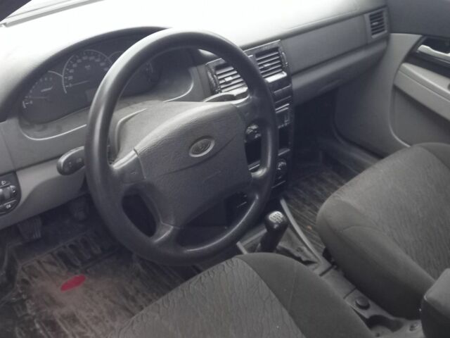 Чорний ВАЗ 2172 Priora, об'ємом двигуна 1.6 л та пробігом 220 тис. км за 1200 $, фото 4 на Automoto.ua