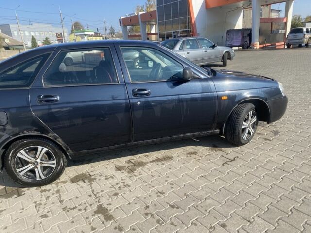 Черный ВАЗ 2172 Priora, объемом двигателя 1.6 л и пробегом 134 тыс. км за 2000 $, фото 2 на Automoto.ua