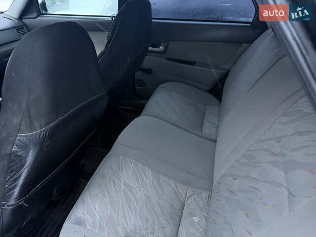 Чорний ВАЗ 2172 Priora, об'ємом двигуна 1.6 л та пробігом 250 тис. км за 1800 $, фото 4 на Automoto.ua