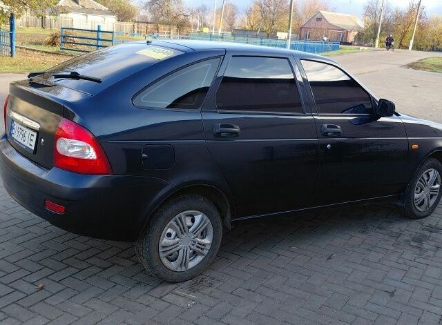 Черный ВАЗ 2172 Priora, объемом двигателя 1.6 л и пробегом 210 тыс. км за 1900 $, фото 6 на Automoto.ua