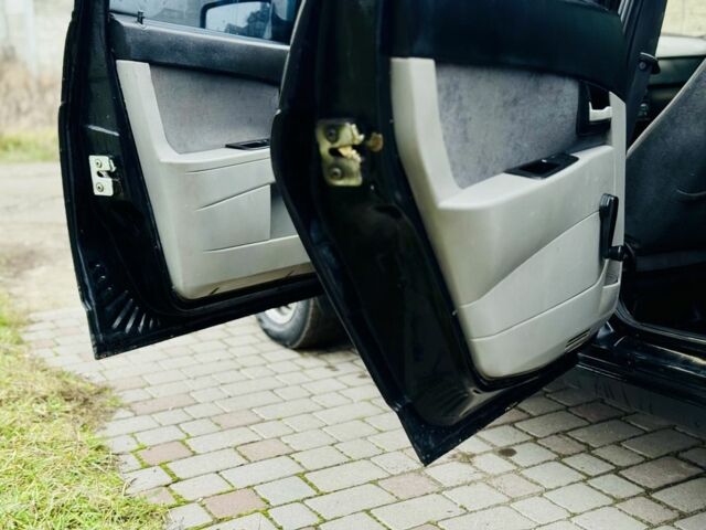 Чорний ВАЗ 2172 Priora, об'ємом двигуна 1.6 л та пробігом 300 тис. км за 1800 $, фото 8 на Automoto.ua