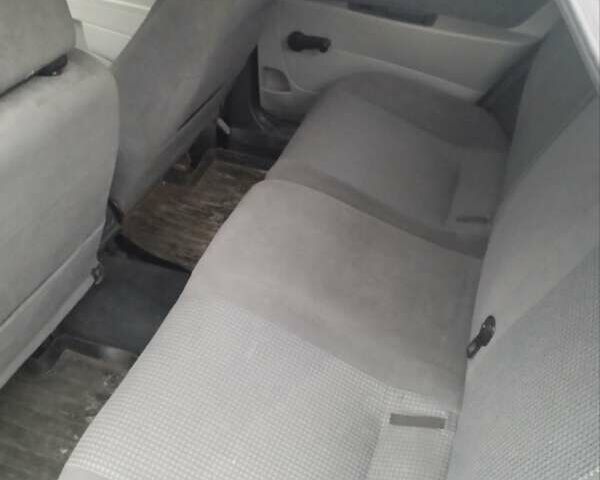 Черный ВАЗ 2172 Priora, объемом двигателя 1.6 л и пробегом 180 тыс. км за 2300 $, фото 7 на Automoto.ua